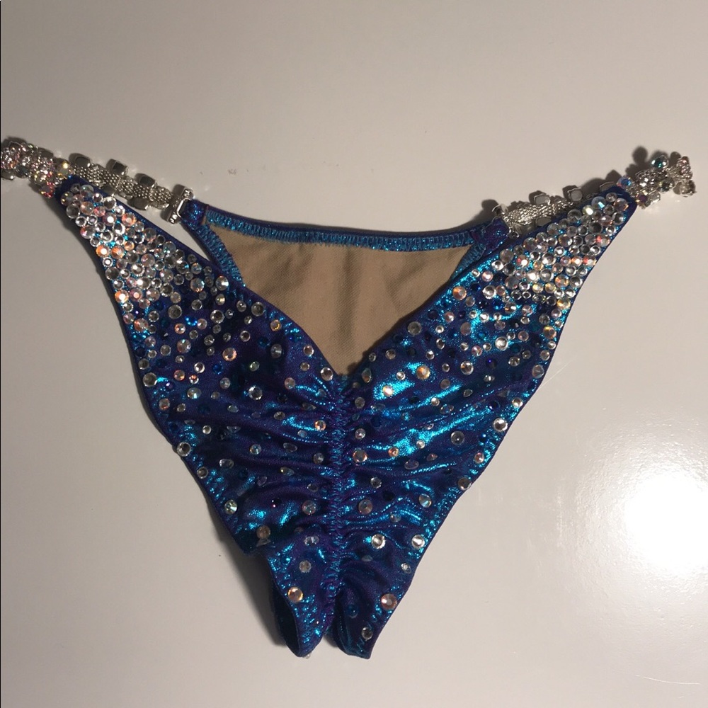 Competition Bikini - Picture 4 of 4